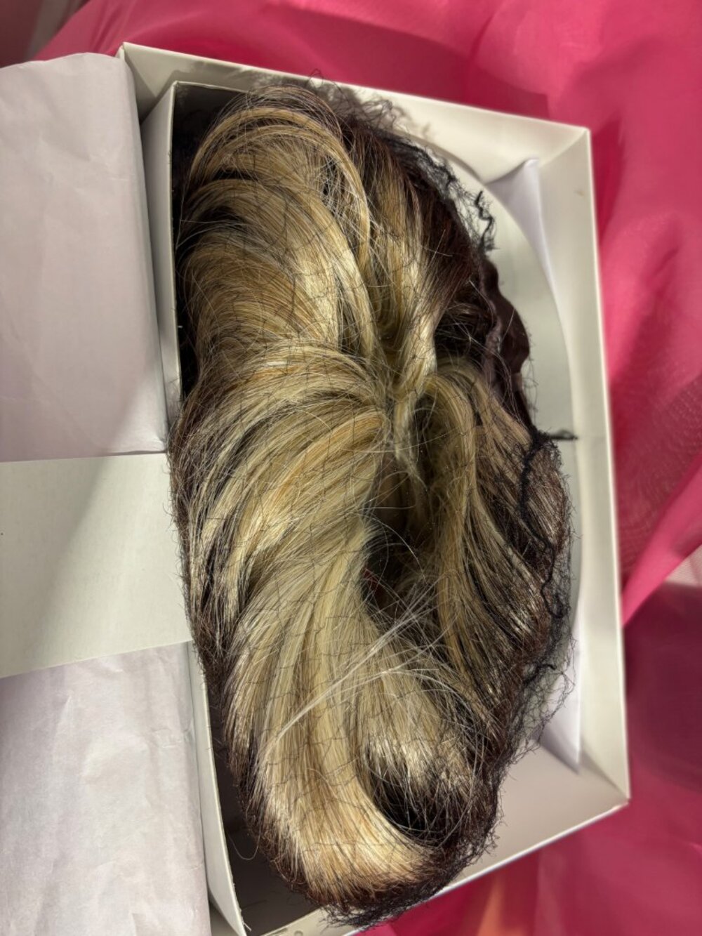 NIB HSN Gabor Essentials Sweet Something Heat Friendly Wig Ash Blonde - Picture 2 of 4
